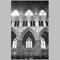 Lichfield Cathedral, photo by Heinz Theuerkauf,4.jpg